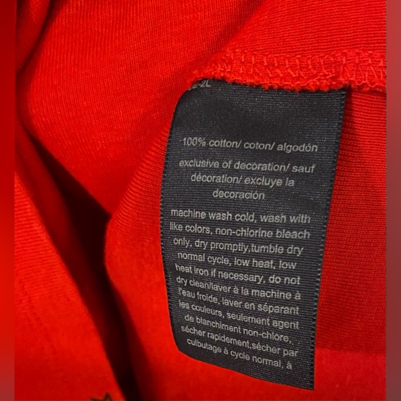 Gorgeous red Tommy Hilfiger t-shirt - Picture 5 of 5